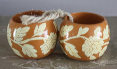 Nieuwe servetringen geel beige bloemen print