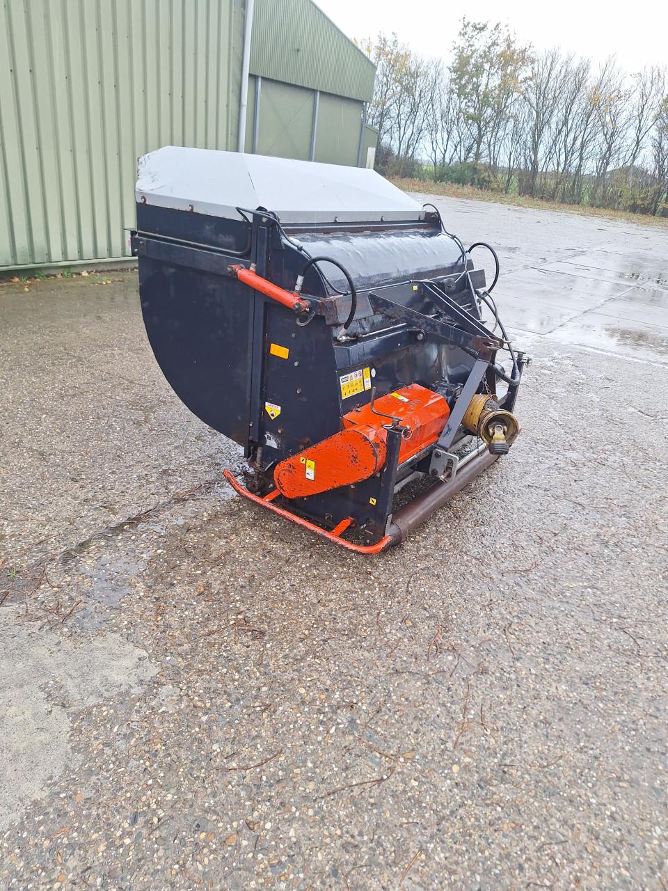 Klepelmaaier met opvangbak