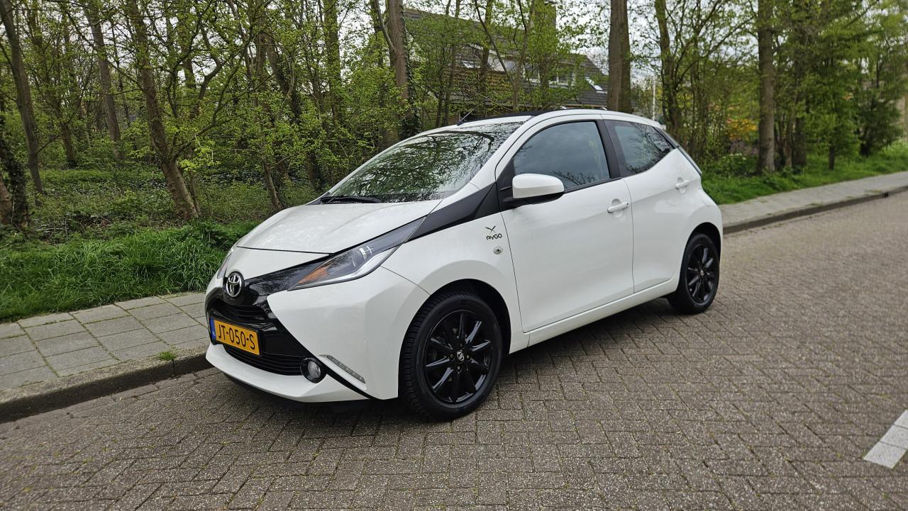 Zuinige 5drs TOYOTA AYGO X-WAVE Cabrio Top / NL AUTO / NAP / 80.865 km !