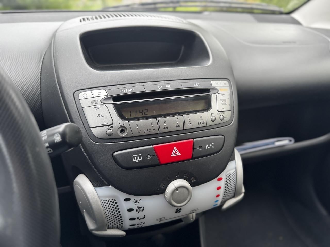 Peugeot 107 1.0 Première | Airco | jaar APK | 3m garantie | Wegenbel. €22/m