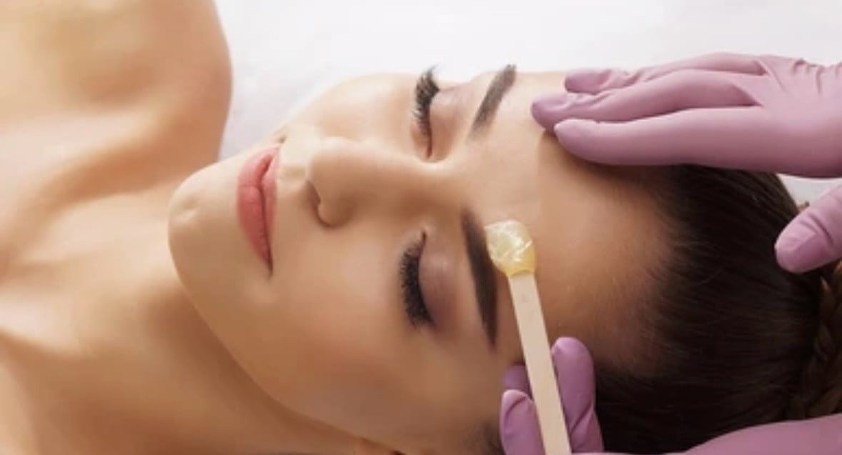 Nagelstyliste / waxing  /   thuis, en aan huis