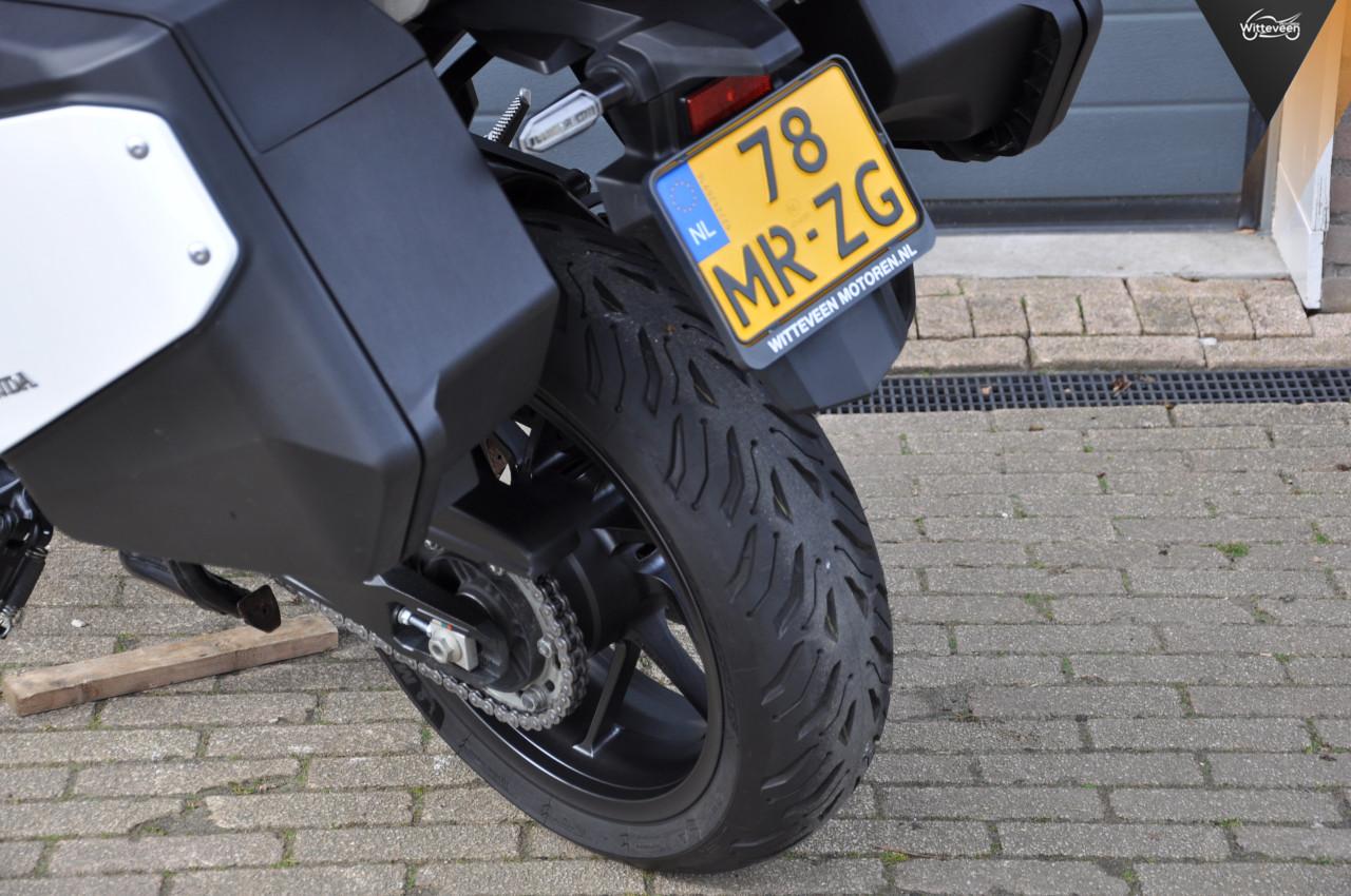 Honda NT1100 zeer compleer 13300 kms BTW motor