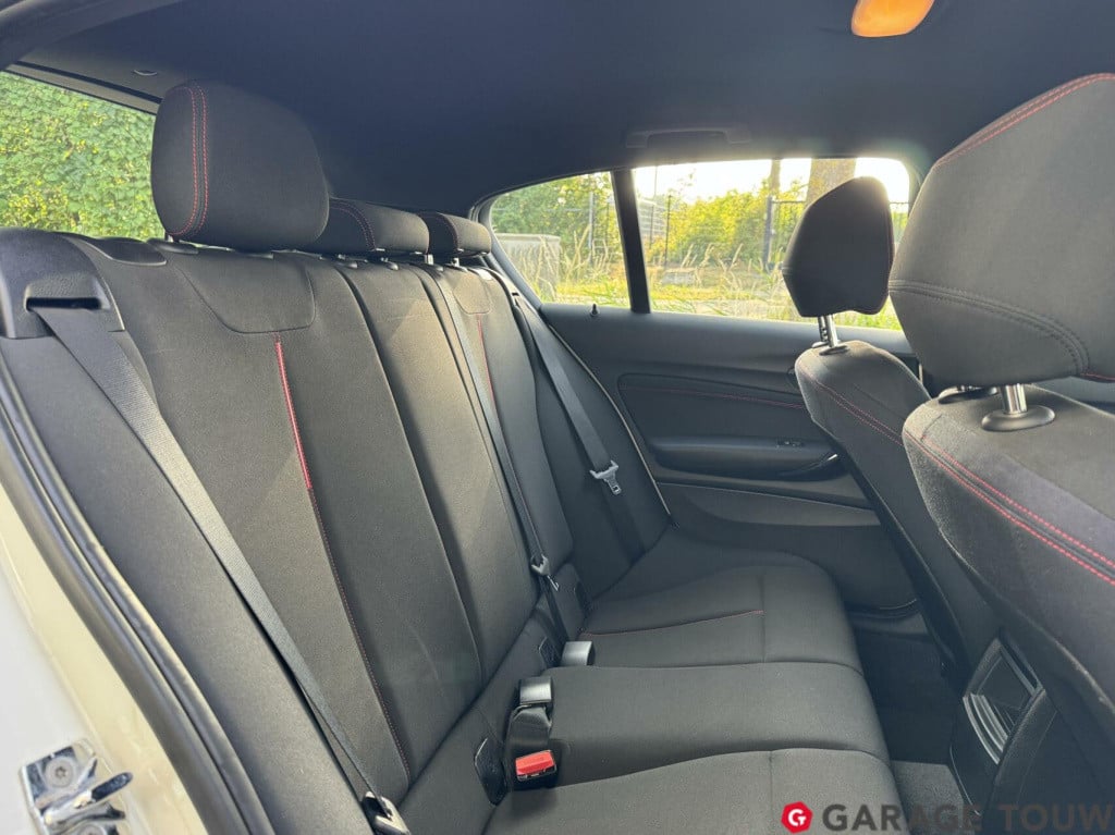 BMW 1 Serie 118i business+ sport xenon, afn. trekh. nl. auto