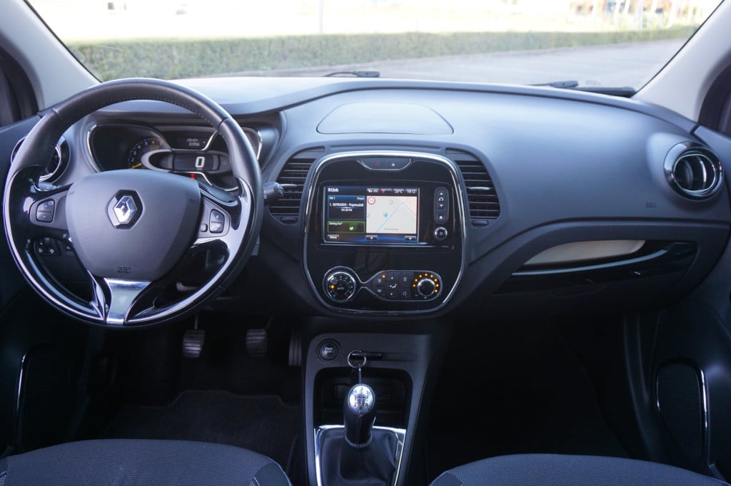Renault Captur 0.9 tce dynamique airco / navi / parkeers. / lm velgen / tre