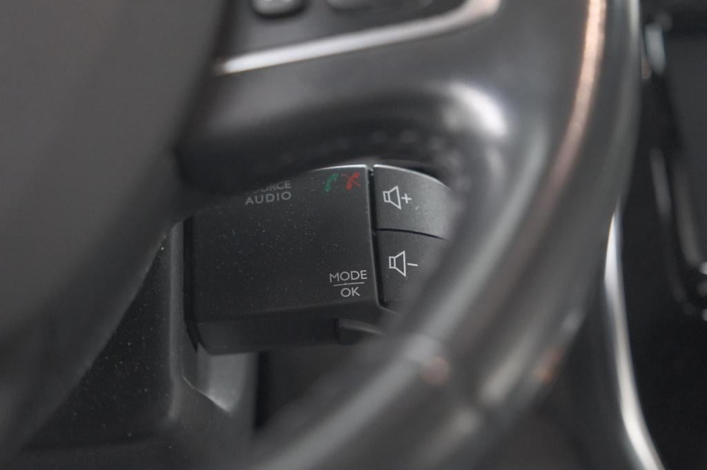 Renault Captur tce 150 edc intens | trekhaak | camera | dodehoekdetectie | 