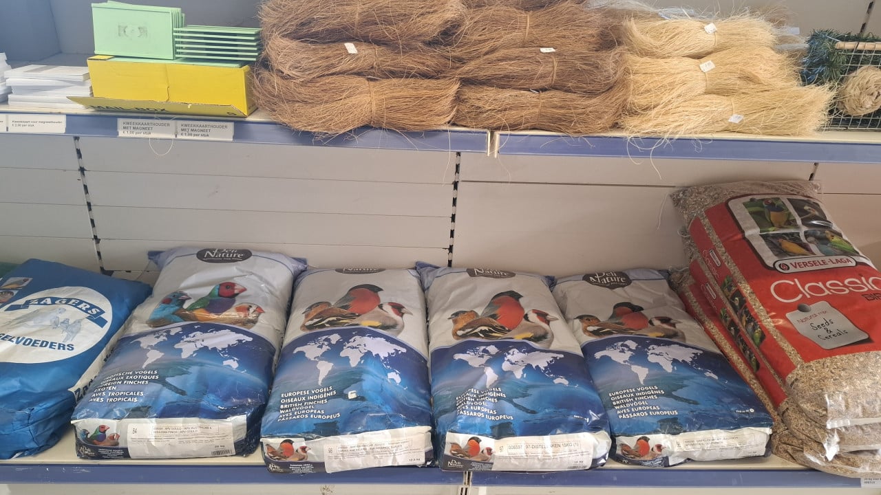 Diverse vogelvoer van Deli Nature