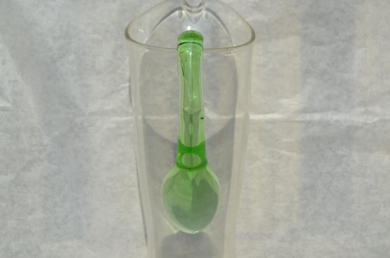 Mooie glazen design sap/waterkan puntgaaf.