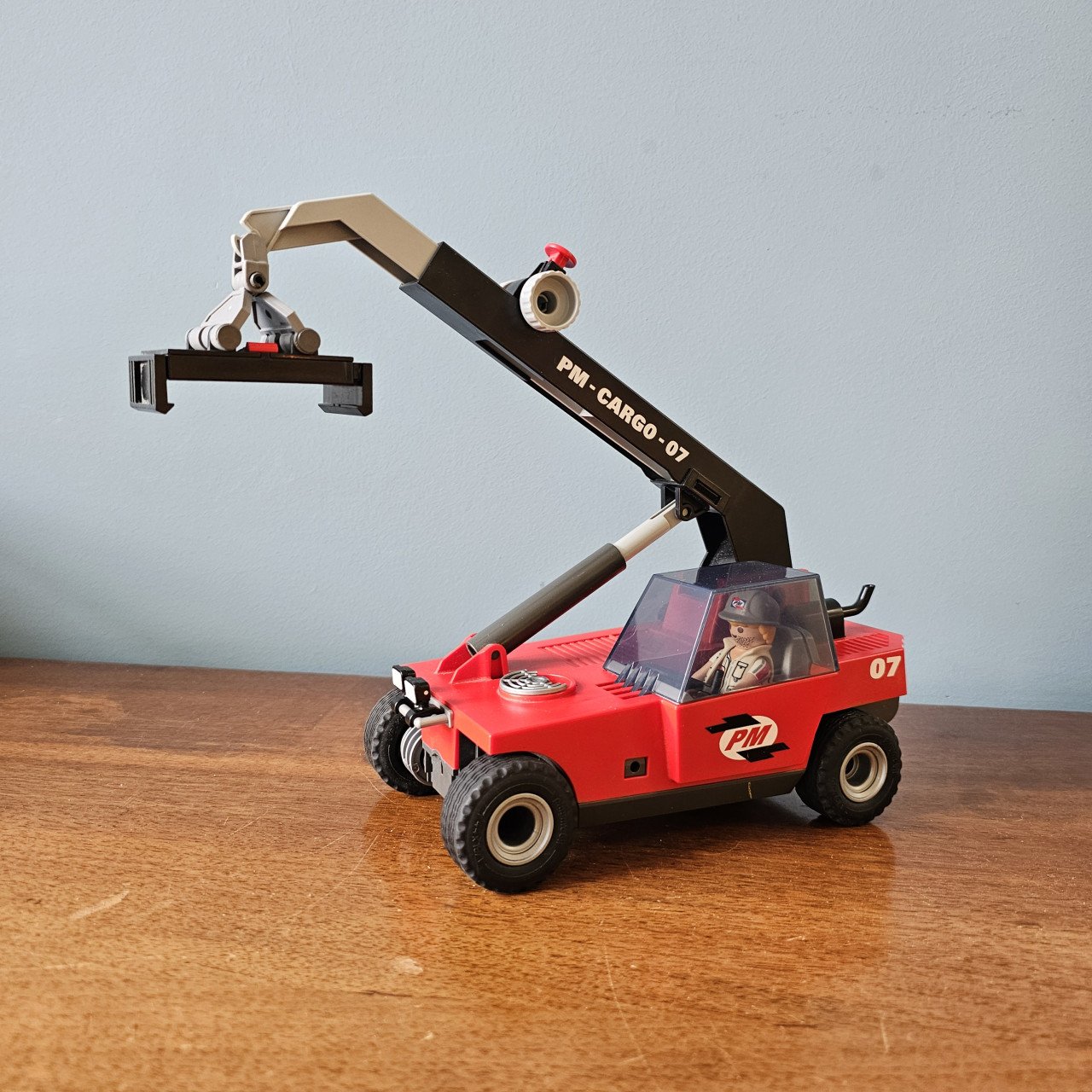 Playmobil vrachtwagen dieplader graafmachine bouwplaats