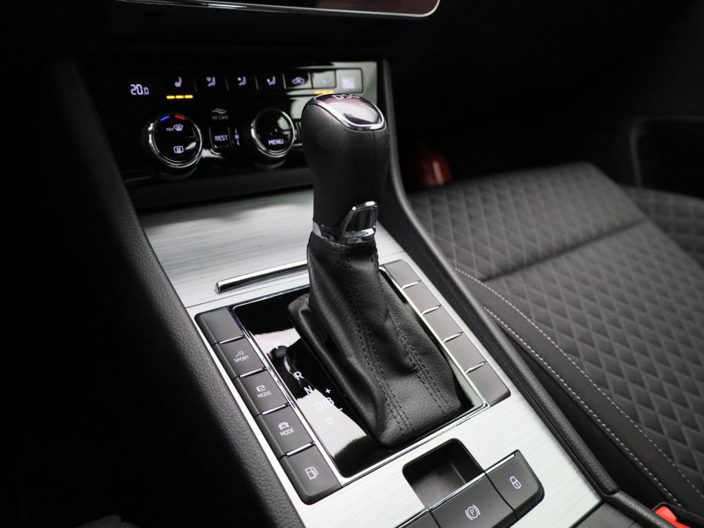 Skoda Superb combi 1.4 tsi iv business edition | automaat | navigatie | cam
