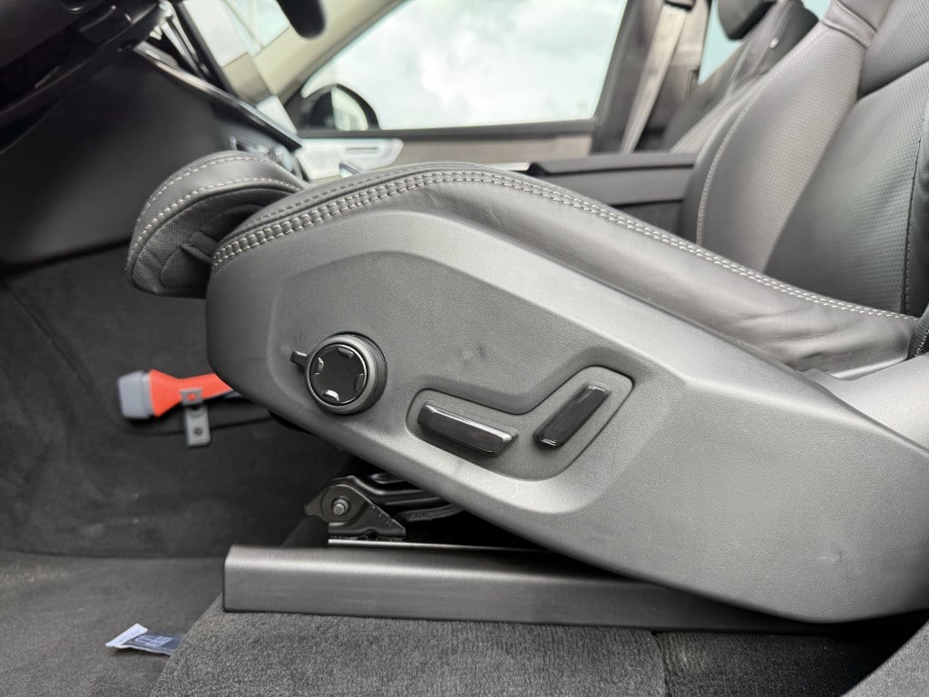 Volvo XC90 t8 455pk recharge ultra dark| full options black edition| trekha