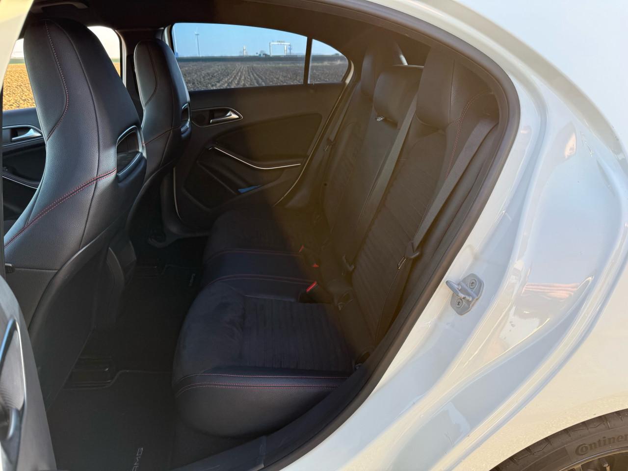 Mercedes-Benz A klasse A180 1.6 2013 Wit AMG pakket