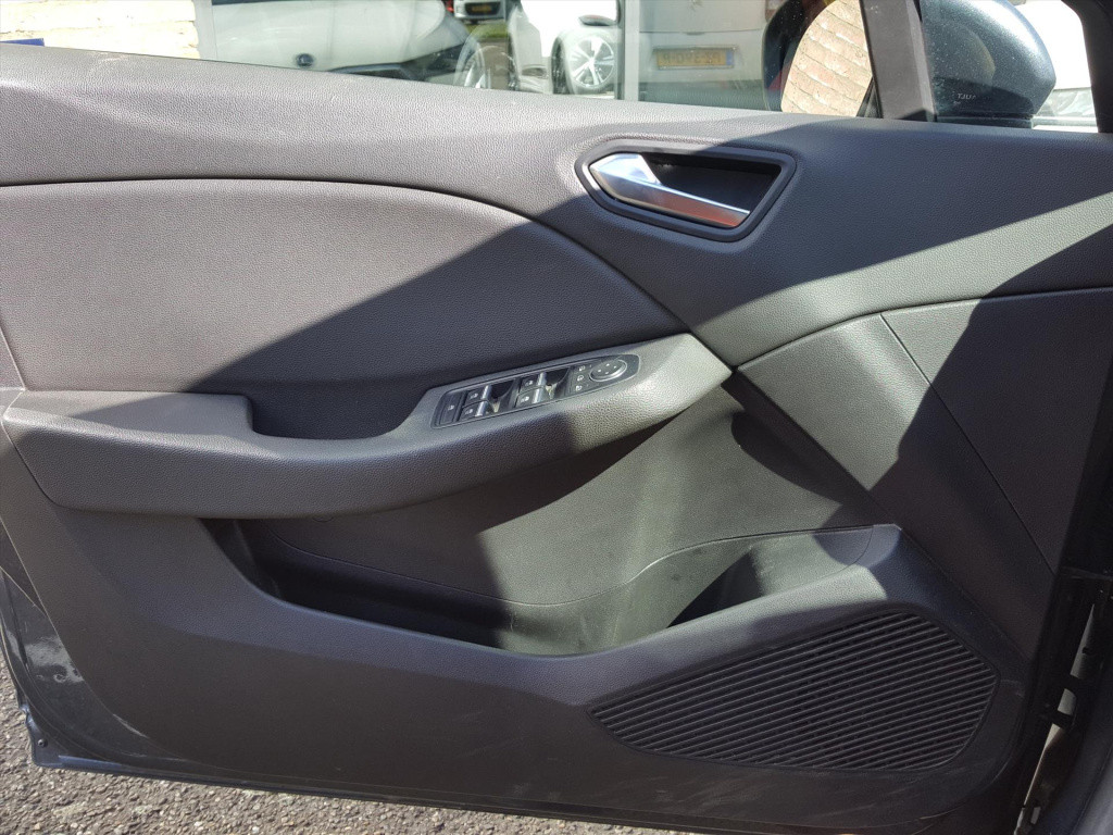 Renault Clio 1.0 tce 90pk intens navigatie | trekhaak | cruise & climate co