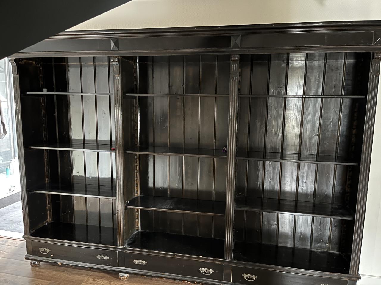 Boekenkast / kledingkast