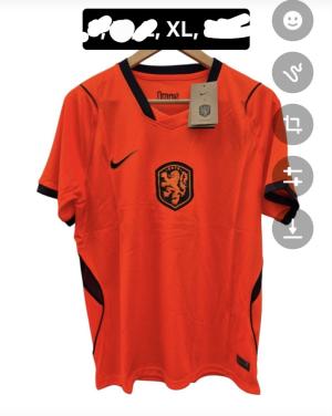 Oranje shirts opruimimg nu 25 euro