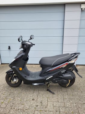 Kymco VP50 - nog geen 3500 km - blauw kenteken