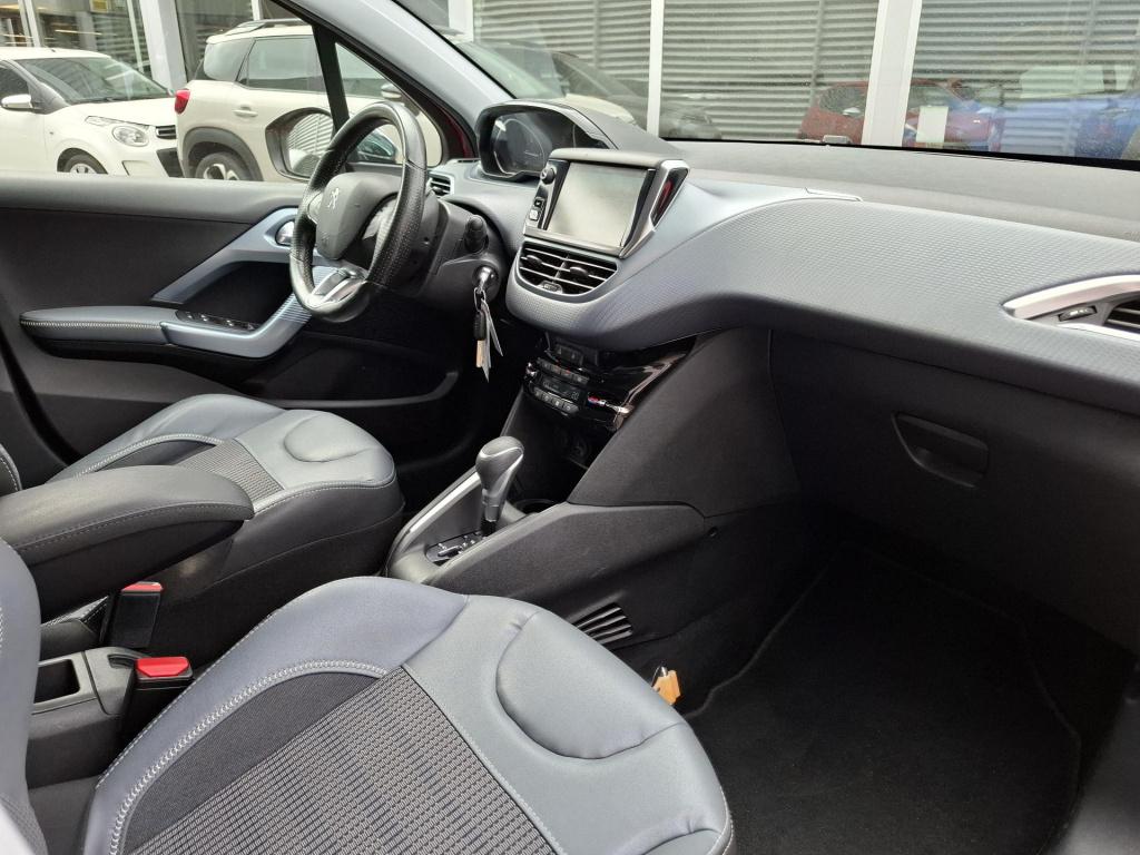 Peugeot 208 110 allure automaat eat6 nav/clima/camv