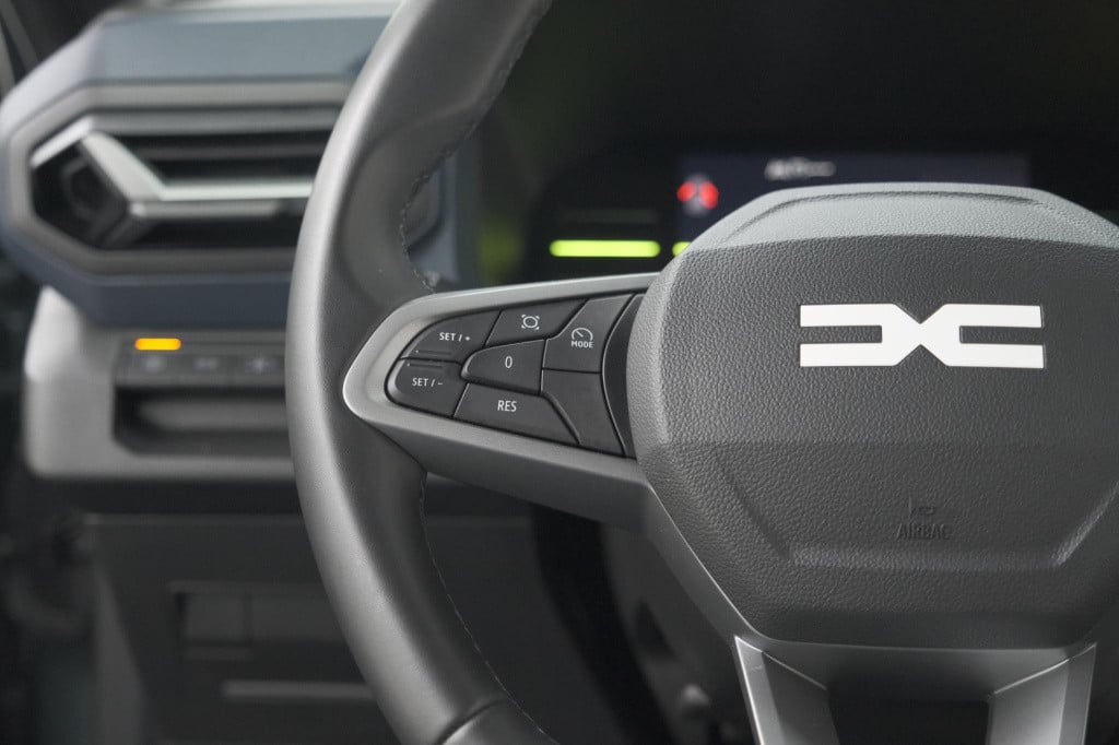 Dacia Duster mild hybrid 130 expression | camera | stoelverwarming | apple 