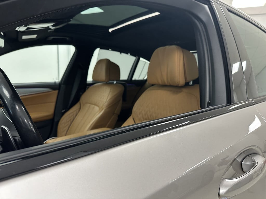 BMW 5 Serie 530e m-sport high exe. | bowers & wilkins | softclose | massage