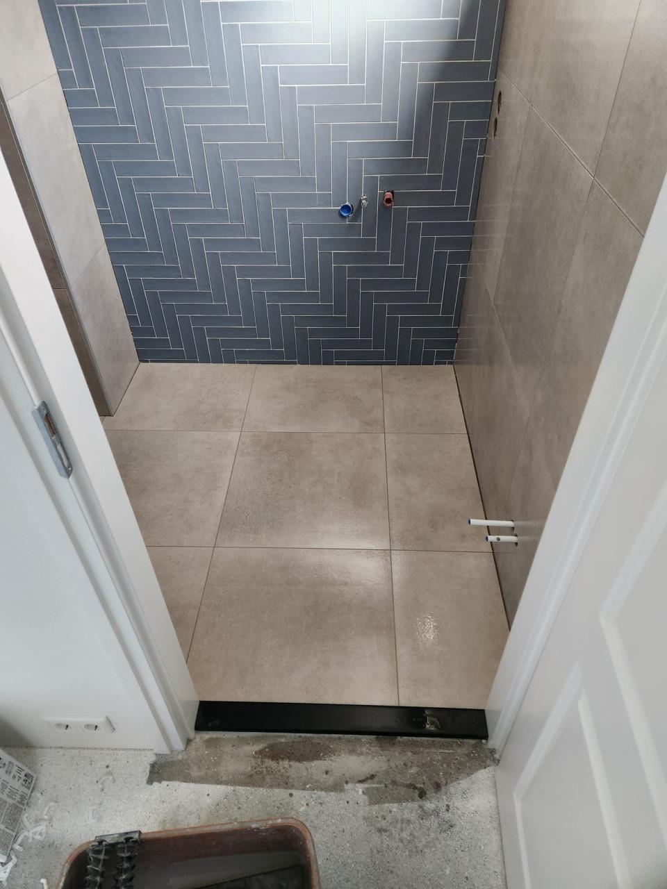 Tegelzetter nodig? Bel/app: 06 21937244 of Mail: jvbtegelzetter@gmail.com