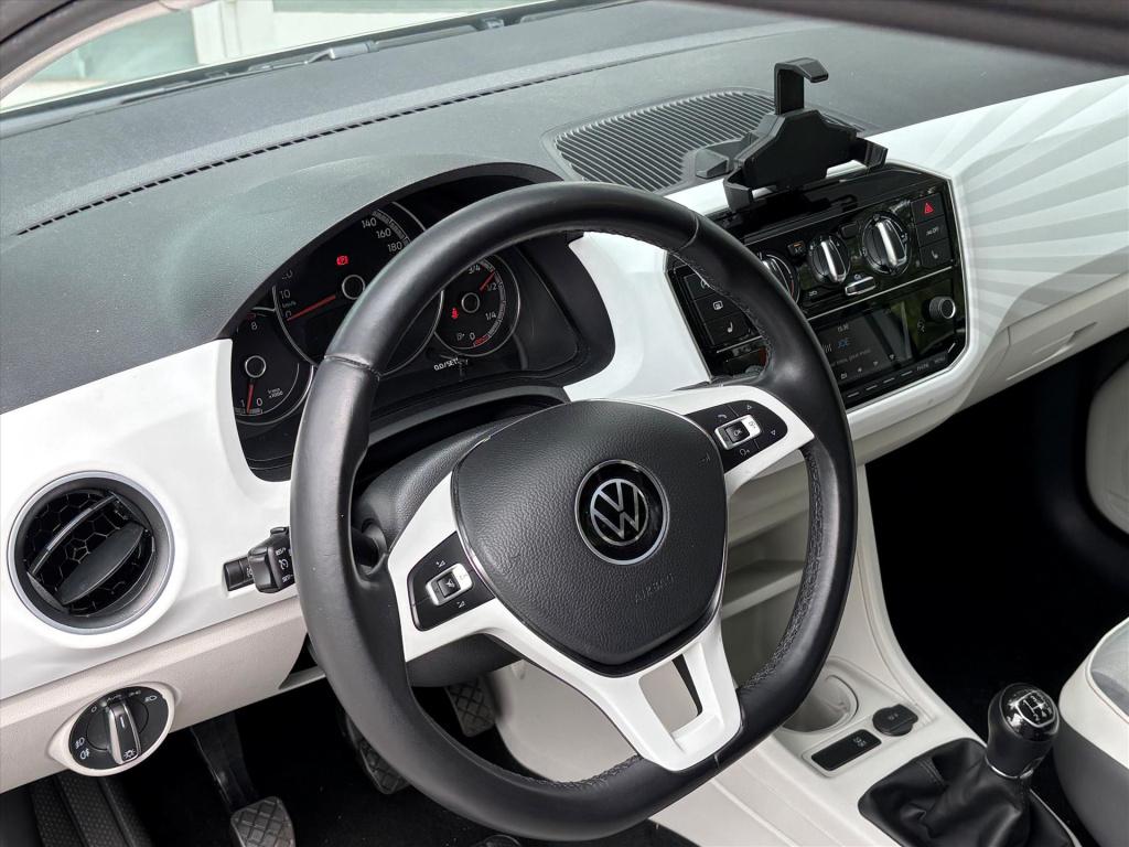 Volkswagen UP! 1.0 60pk up! beats| camera|stoelverwarming|climate|rijklaarp