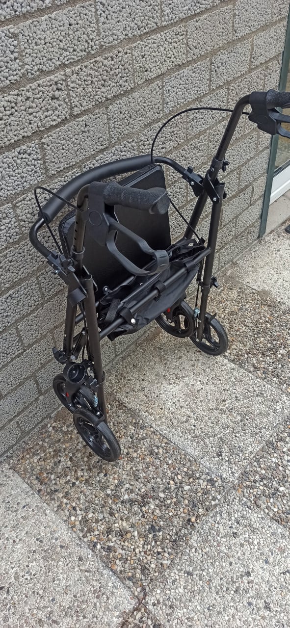 Splinternieuwe opvouwbare rollator Lucovitaal