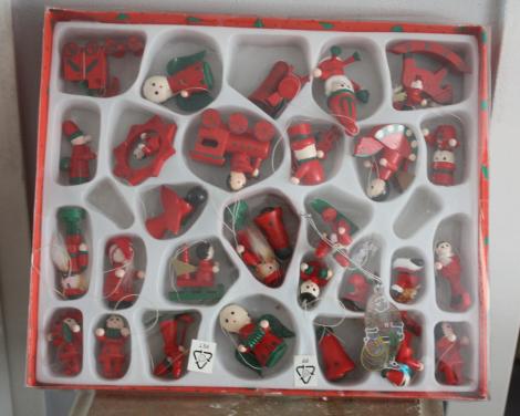 Set van 20 houten kerst hangers