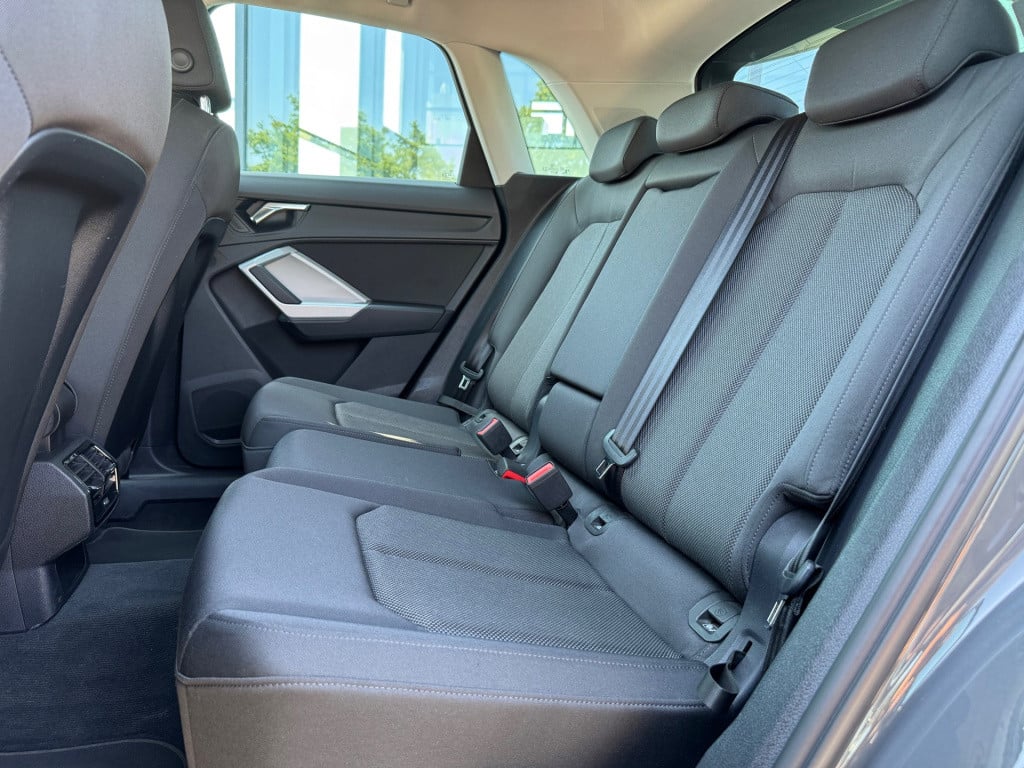 Audi Q3 35 tfsi advanced * matrix led * keyless * trekhaak