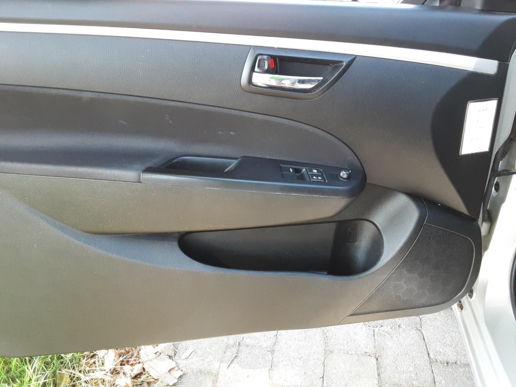 Suzuki Swift 1.2 base easss