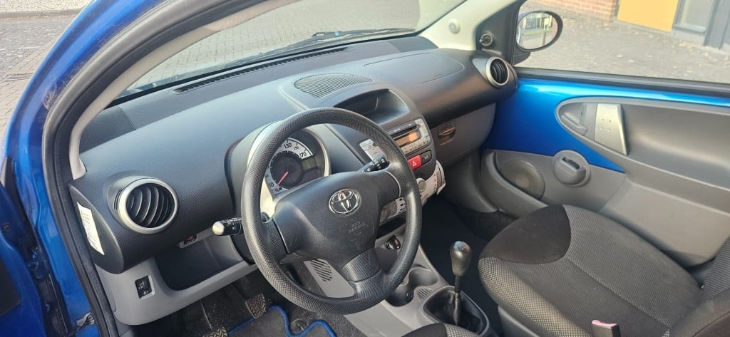 Toyota Aygo 1.0-12v comfort 5drs 2011 / nl auto / nap