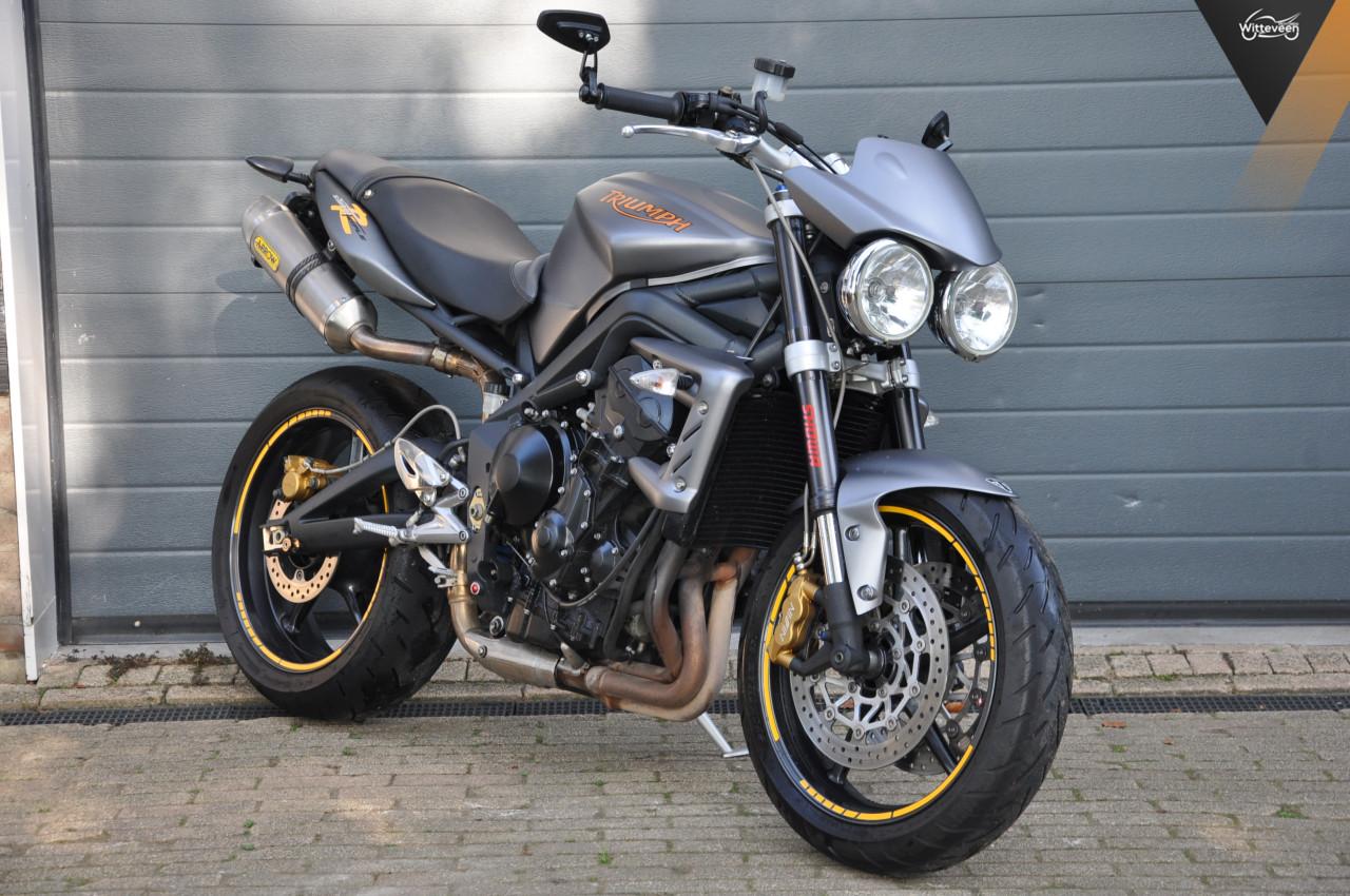 Triumph Street Triple R 675