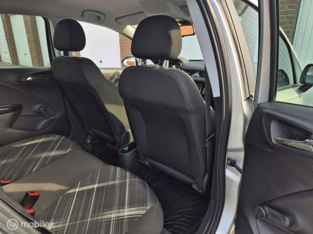 Opel Corsa 1.4 volautomaat / stuur- & stoelverwarming / camera