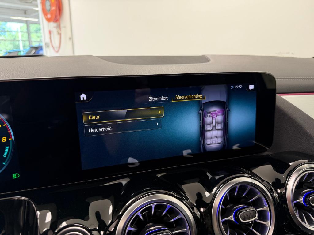 Mercedes-Benz Gla-klasse 250 e amg line panoramadak | 360 camera | hud | 20