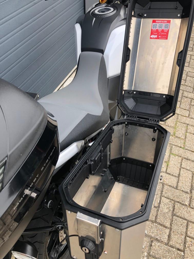 Suzuki V-Strom DL1000 uit 2015, 30.555km, ABS, 3-delige kofferset, €7250,-