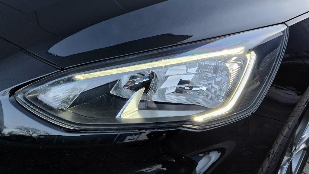 Ford Focus wagon st line x business 1.0 ecoboost hybrid | camera | lane ass