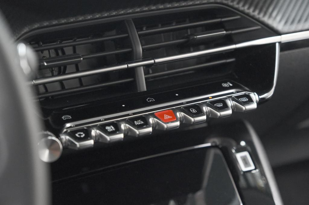 Peugeot 208 puretech 100 allure pack | nieuw model | apple carplay | parkee