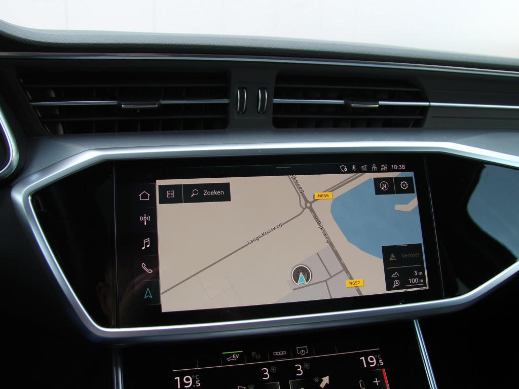 Audi A6 avant 55tfsi e hybrid 367pk quattro competition s-line | pano dak |
