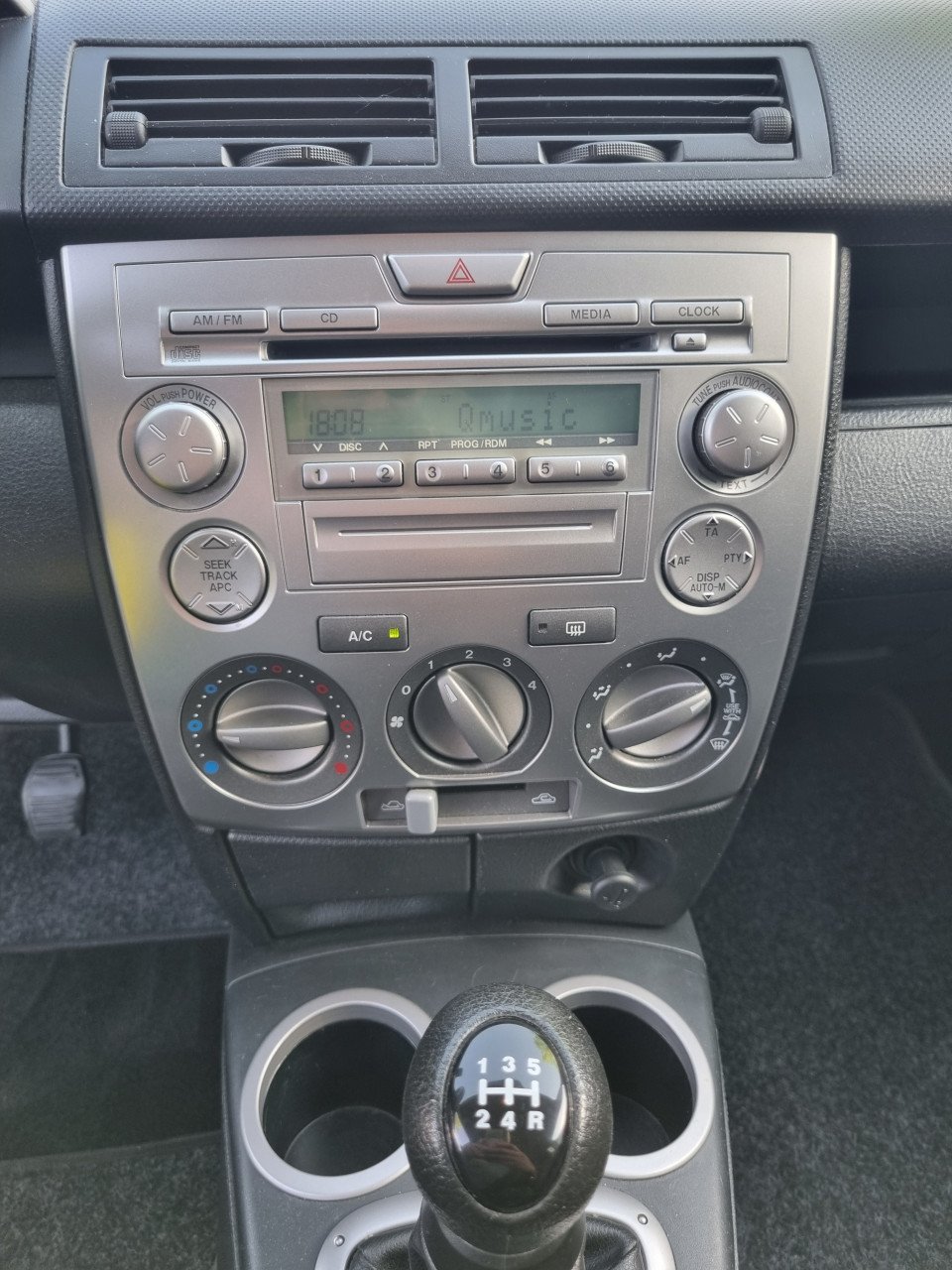 Mazda 2 1.4 Touring | Airco | Trekhaak | 141.625 KM!