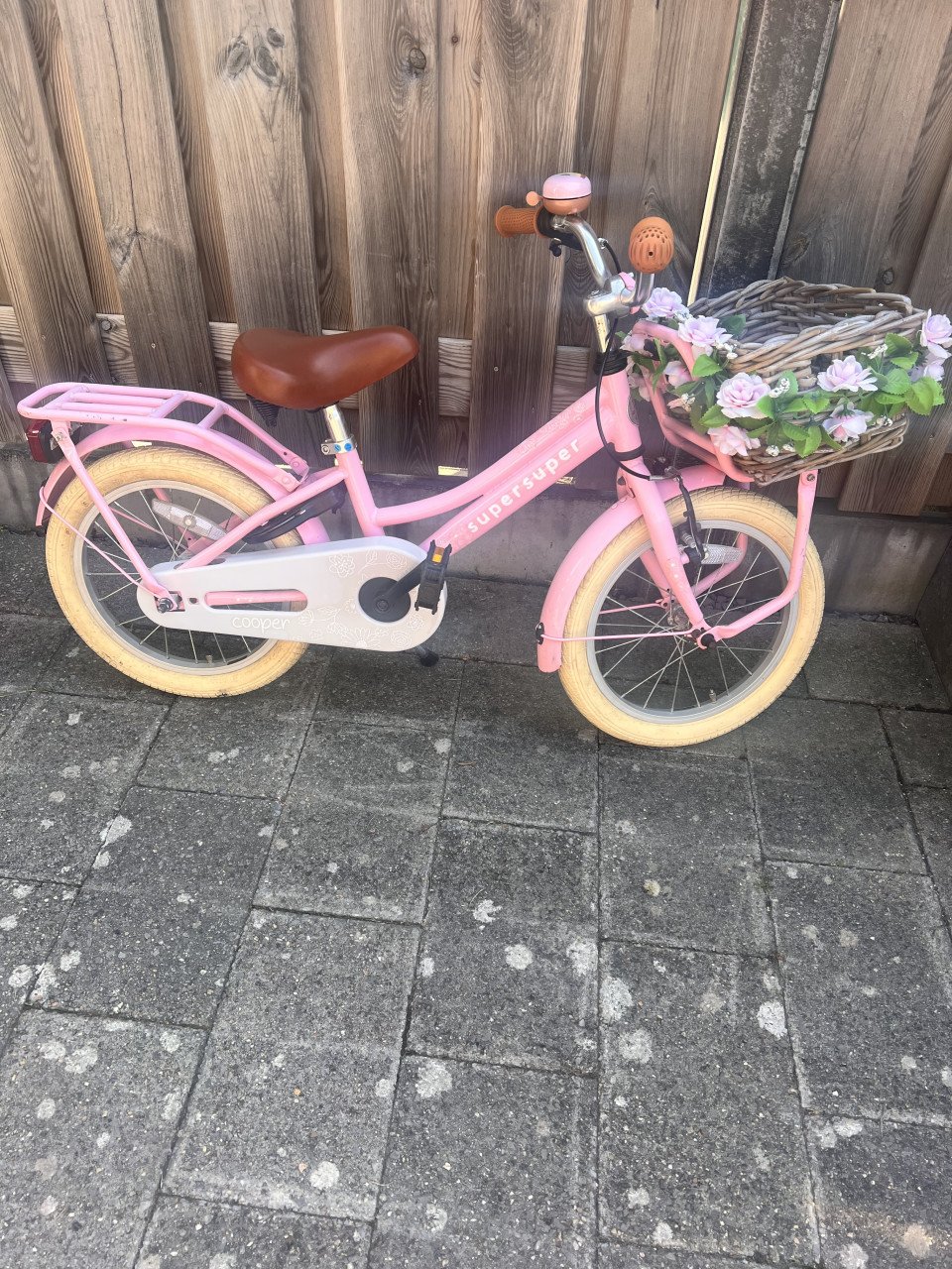 Mooi en stoere meisjesfiets [Gereserveerd]