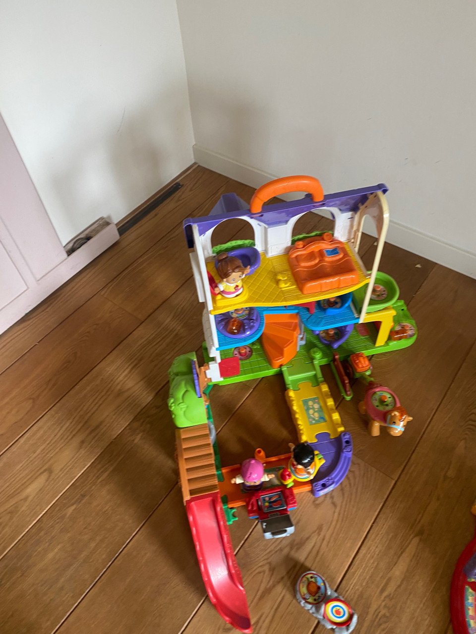 Vtech vrolijke vriendjes huis+school