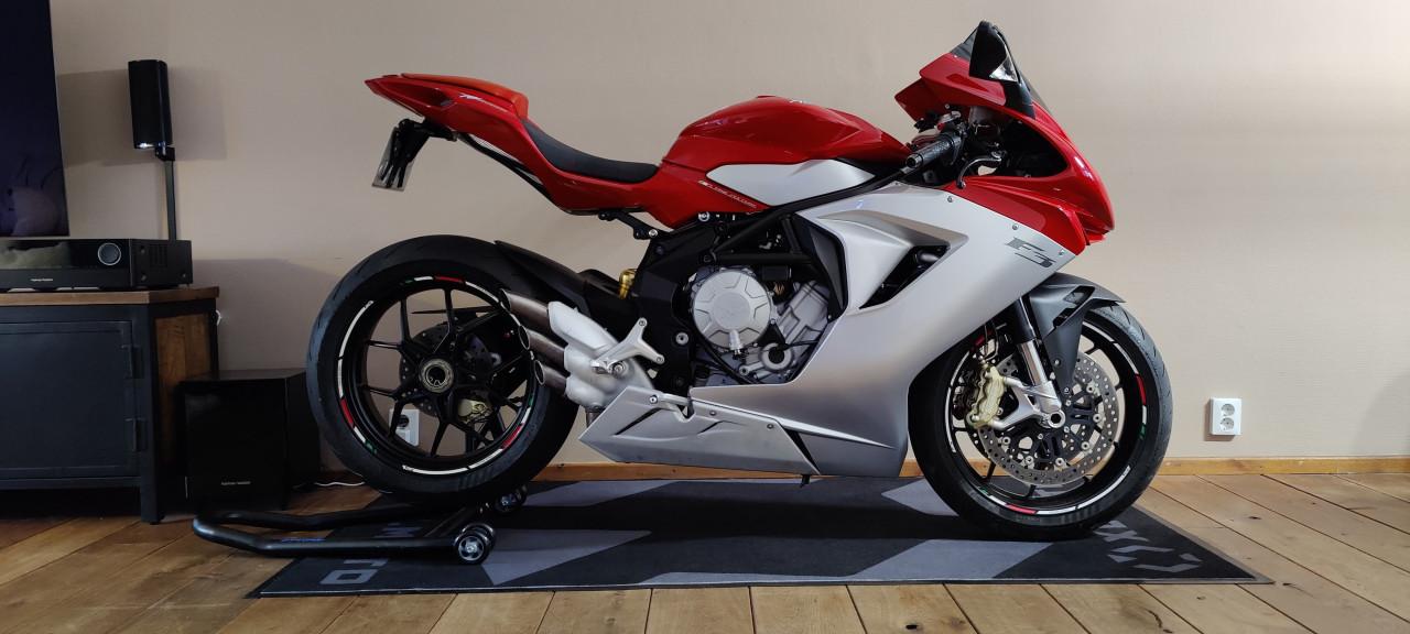 MV Agusta F3 675 2012 18k km