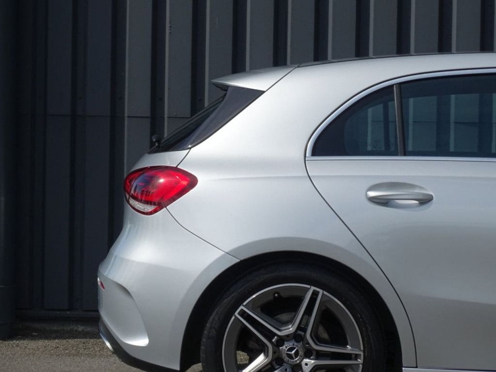 Mercedes-Benz A-Klasse 180 business solution widescreen cockpit