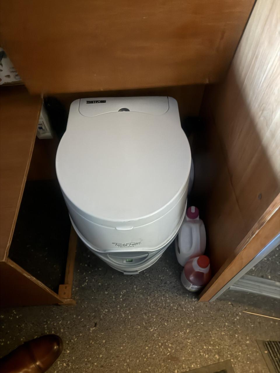 Adria Club (Compacte Buscamper,Apk,meeneemprijsje)