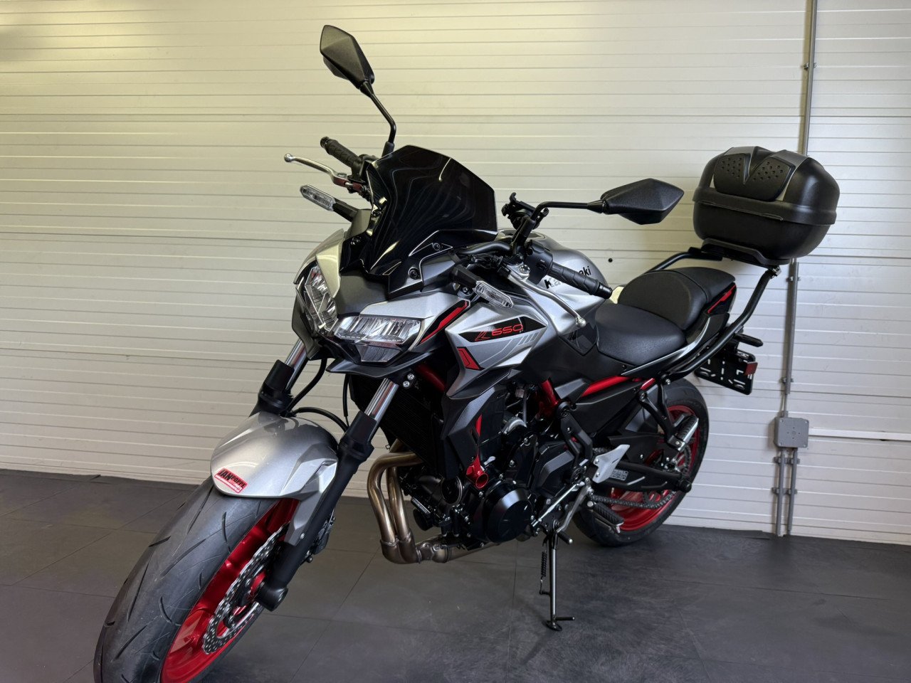 Jonge Kawasaki Z650 slechts 1400km bj 2023!