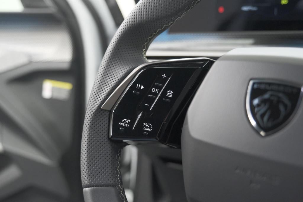Peugeot 3008 1.2 hybrid 145 gt | camera | adaptieve cruise control | elektr
