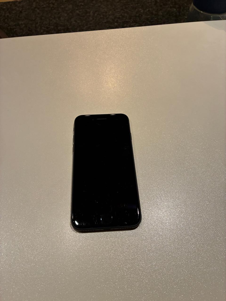 Apple Iphone SE (2020) | 64 GB