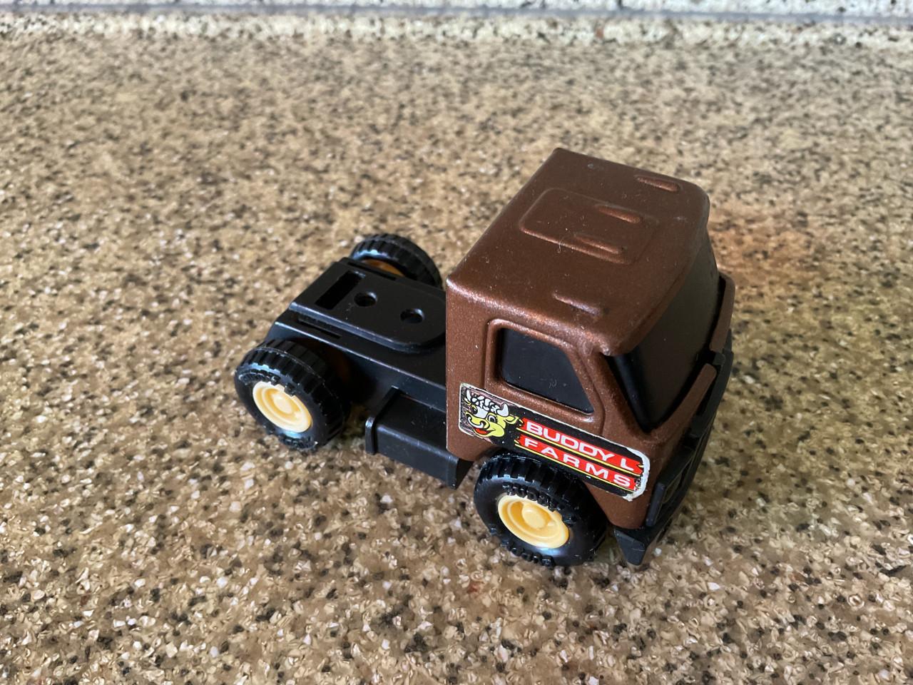 Verschillende voertuigen van het merk: Buddy L.