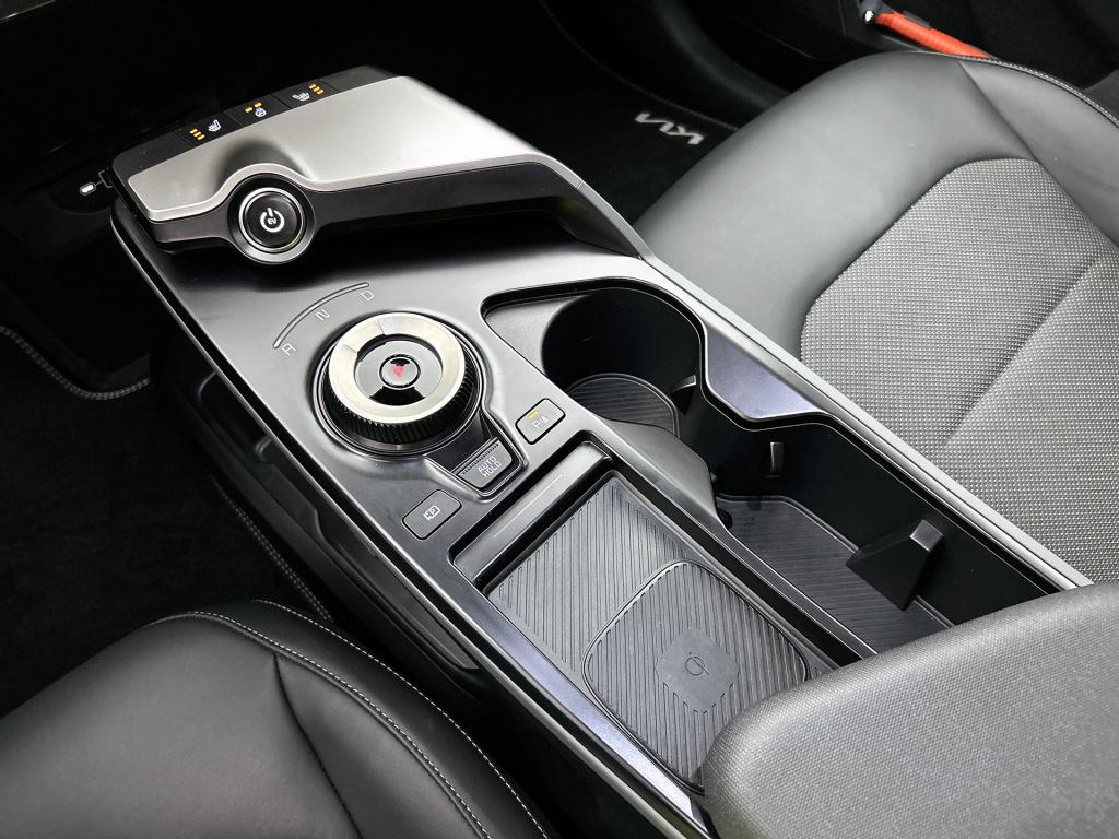 Kia Ev6 light edition 63 kwh | 10 jaar garantie | navigatie | applecarplay 