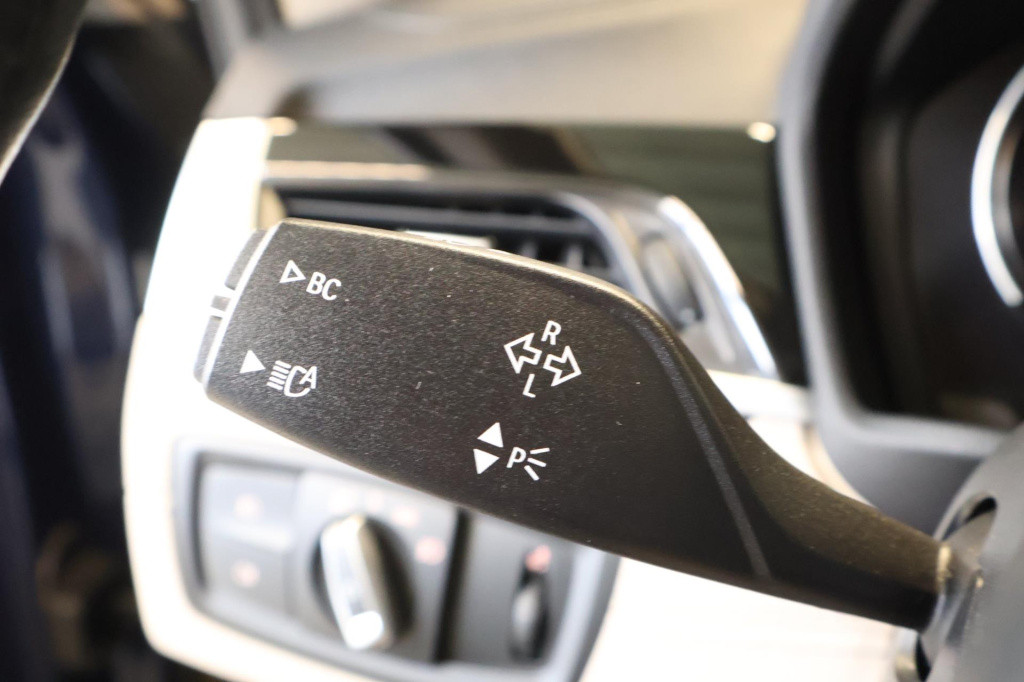 BMW X1 sdrive18i high executive x-line nl auto, leder, hud, led, el koffer