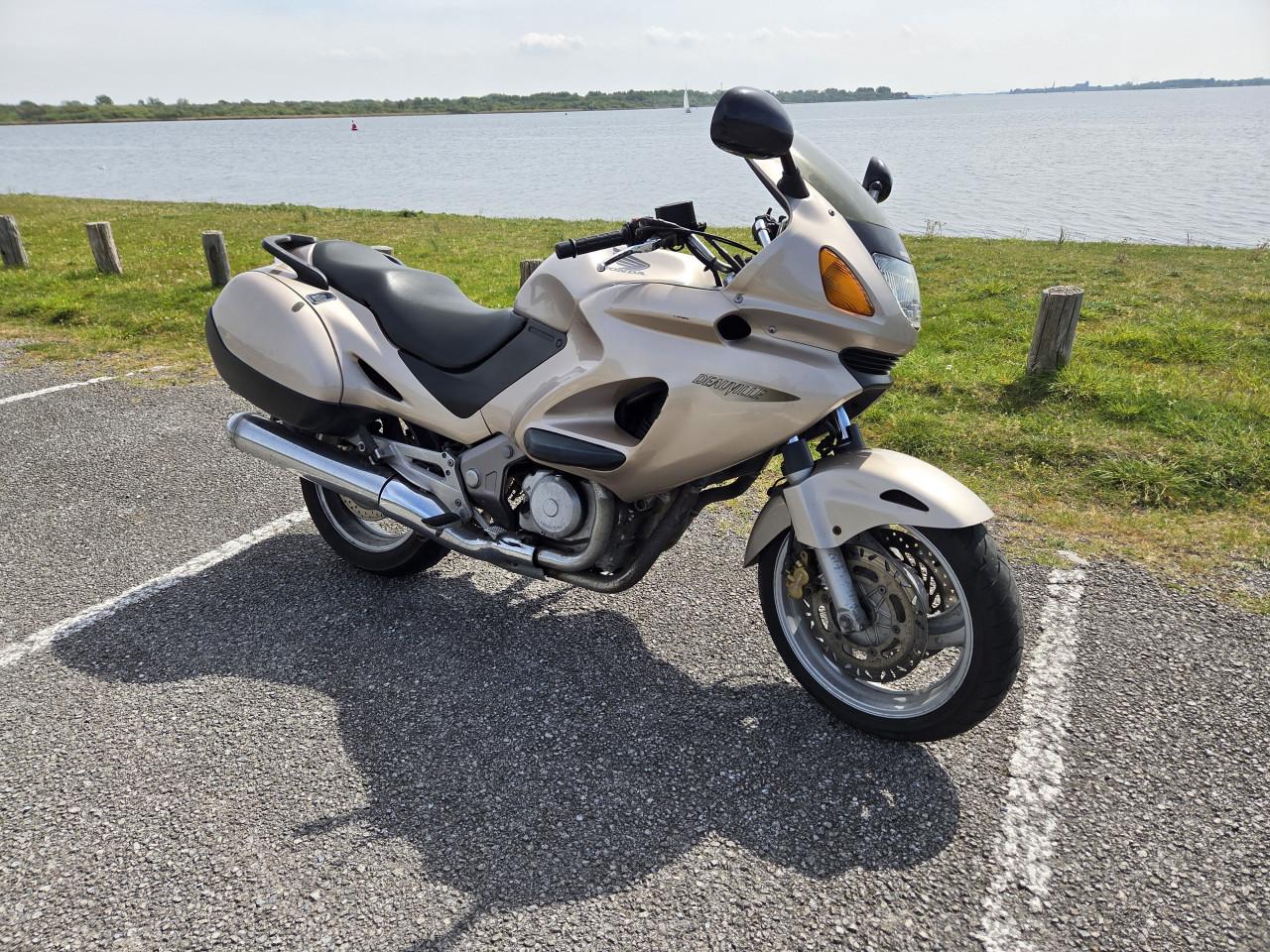 Honda NT650V Deauville