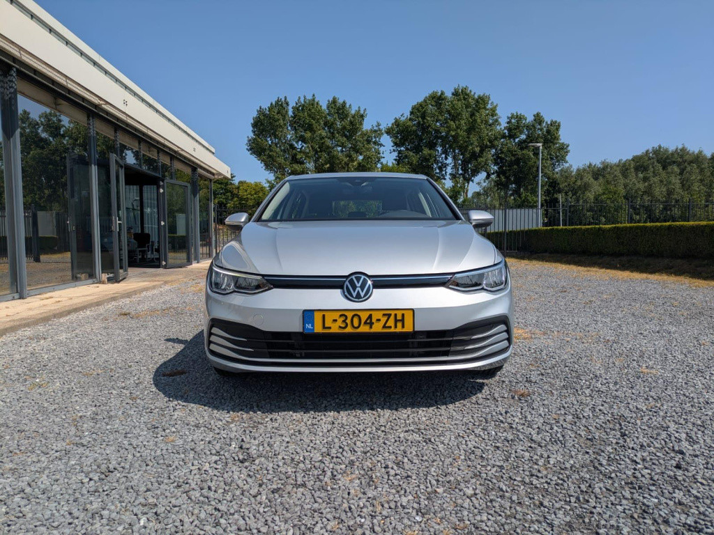 Volkswagen Golf 1.0 tsi life business | trekhaak | camera | carplay | acc |